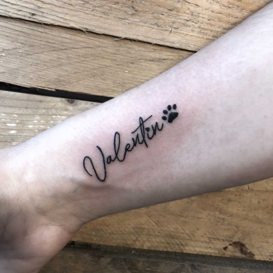 Tatuaje lettering "Valentín"