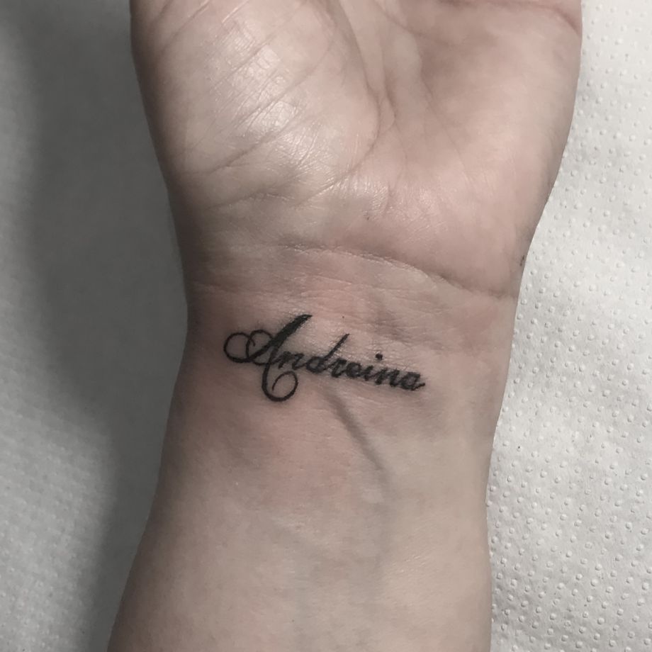 Tatuaje lettering de "Andreina"