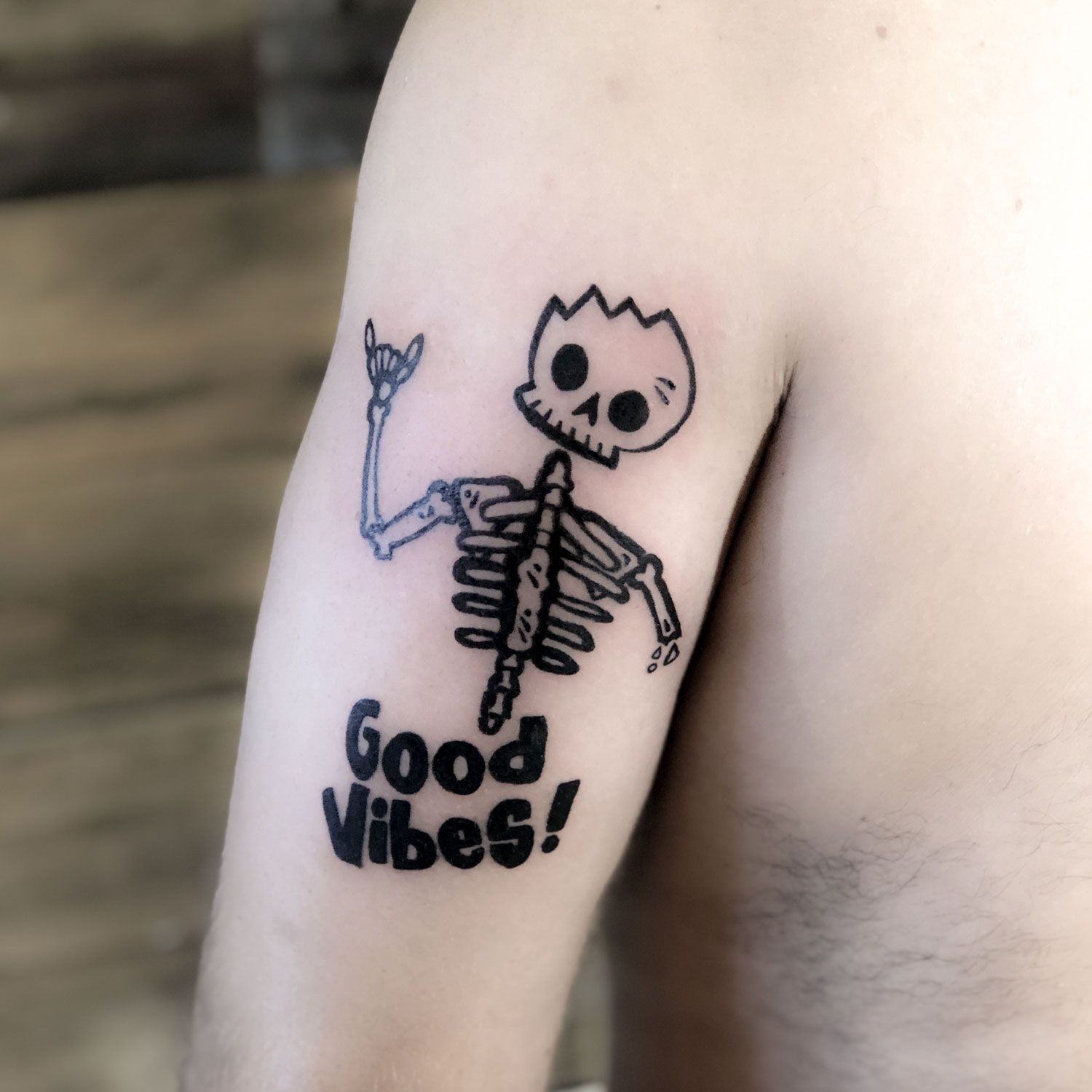 tatuaje trasher de un esqueleto