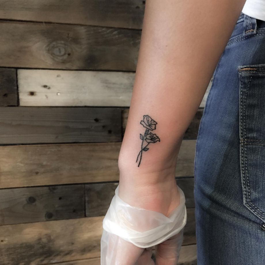 Tatuaje black work de dos rosas