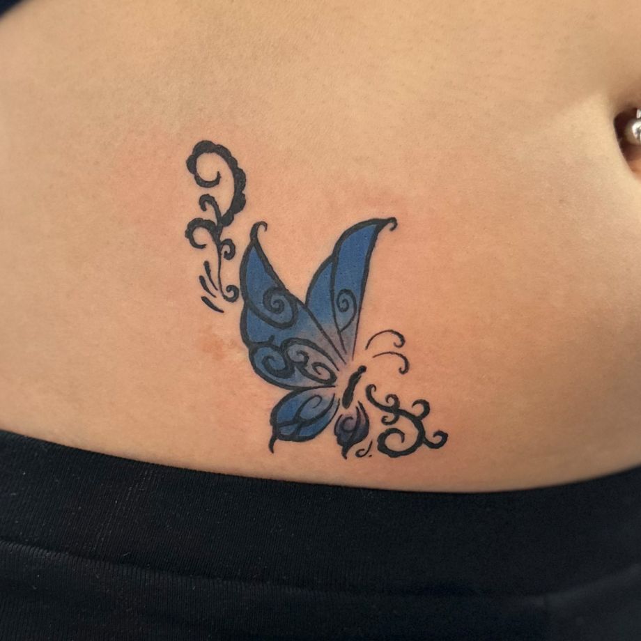 Tatuaje en color de una mariposa
