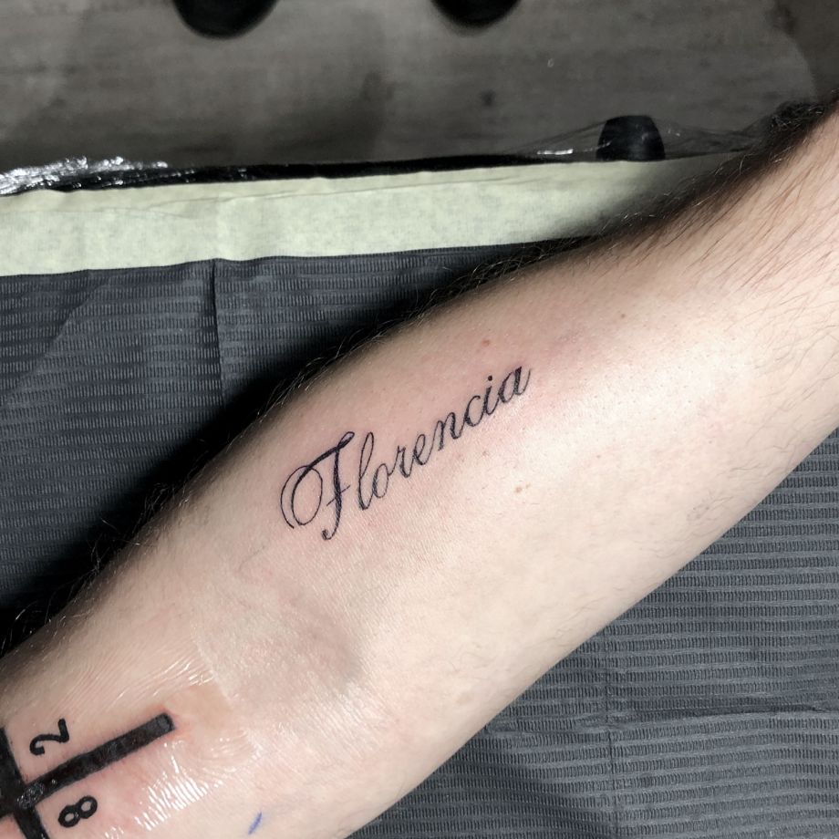 Tatuaje lettering de "Florencia"